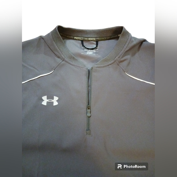 Under Armour All Season Gear.  Loose Fit.  Mens. Size Large. - Picture 2 of 10